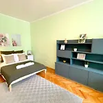 Bohemian Bright & Calm 2Br - Top Center - Private Balcony