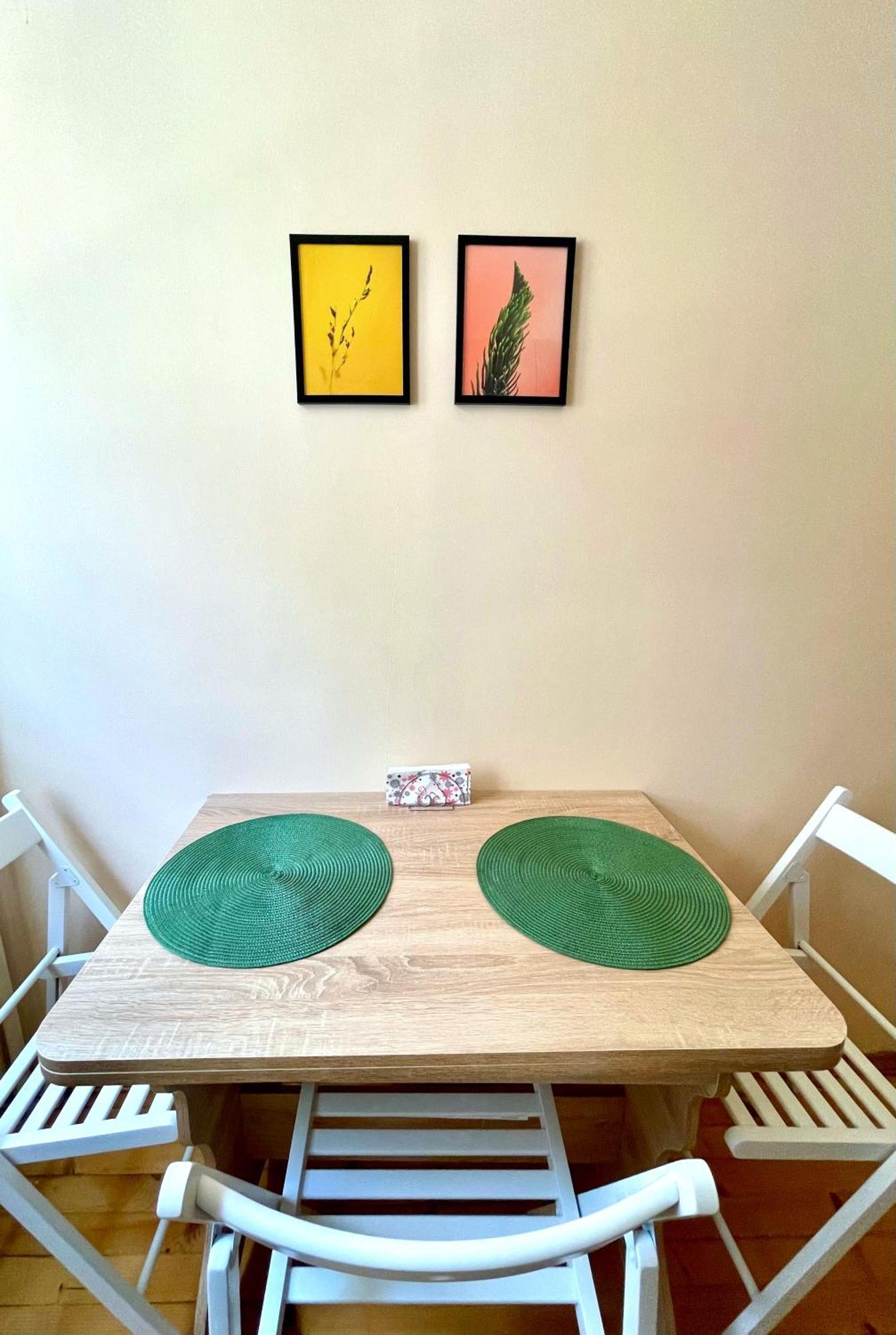 Apartemen Bohemian Bright & Calm 2br - Center - Private Balcony Sofia