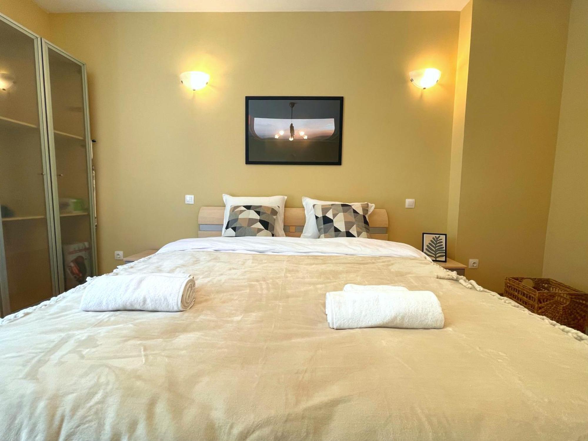 Bohemian Bright & Calm 2br - Center - Private Balcony Sofia